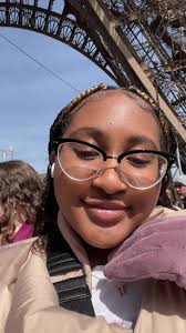 Annie Heath (@annieheathofficial)