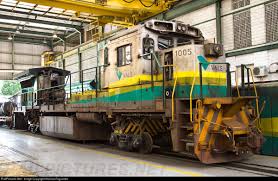 Efvm 1005 Efvm Estrada De Ferro Vit Ria A Minas Ge Bb40 8m At Serra Es Brazil By Nicolas Fagundes Brazil Railroad Photos Serra