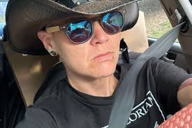 Sabrina Oakley's Instagram, Twitter & Facebook