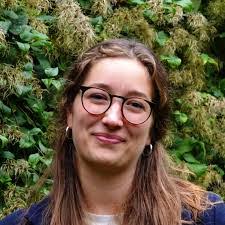 Sandra Yoho's Instagram, Twitter & Facebook