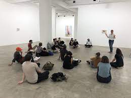 It's a platform to ask questions and connect with people who contribute unique insights and quality answers. Berlin