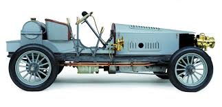 Oder der handgefertigte renner einer kleinen edelschmiede? Die Nummer 1 Der Erste Wagen Mit Allradantrieb Matsch Piste