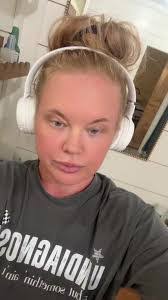 Allison Mchugh's Instagram, Twitter & Facebook