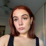 Chelsea Hammett's Instagram, Twitter & Facebook