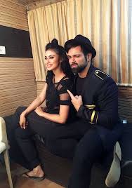 Mouni Roy Instagram Pics, Mouni Roy Insta Picture, Mouni Roy Latest  Instagram Pic | Mouni Roy looks stupendously sexy in her latest insta post