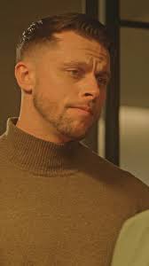 In her past life, Zoe Yale fearlessly exposed Joan Cork's true nature as a  demonic cultivator, only to be branded a traitor and slain by her own  mentor. Given a second chance