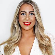 Millie Richardson's Instagram, Twitter & Facebook