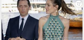 Il change de registre et sort. Noe Le Fils De Gad Elmaleh Et Anne Brochet En Photo Dans Paris Match Pour Le Bapteme De Raphael Terrafemina
