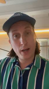 Going live at 7pm from @steeln_peaches page mixing our show from  @georgiatheatre a few weeks back! Link in bio for livestream.