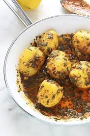 Pommes De Terre A La Chermoula Batata Mchermla Recette En 2020 Alimentation Recette Recette De Cuisine Marocaine
