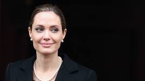 Angelina Jolie buys Brad Pitt a heart-shaped island?