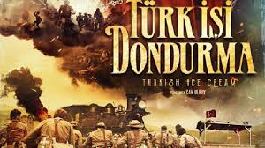 1915 senesinde vatanlarında savaş çıktığında savaşa katılmak için memleketlerine dönmek bir şekilde ülkelerine yardım etmek isteyen iki türk uzaktan da olsa ülkelerine yardım edecektir. Turk Isi Dondurma Film Afisindeki Sirlar Afis Neden Boyle Tasarlandi