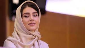 دلنوشته احساسی لاله مرزبان برای مادرش: ﻣﺎﺩﺭم بدترین ﻣﺎﺩﺭیه که میشه داشت... | خوشگل و خوش اندامه ...| نه مهربونه نه فداکار ...