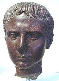 Sogar das wort kaiser ist von seinem namen abgeleitet worden. Gaius Caesar Wikipedia