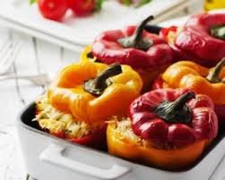 Recette De Poivrons Farcis Au Riz Amandes Et Raisins Secs Recette Poivrons Farcis Riz Recette Poivron Farci Poivrons Farcis