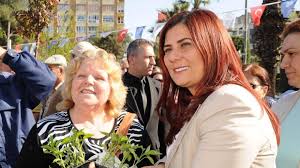 Kadınlar axa sigorta kupa voley'de 2. Aydin Buyuksehir Belediye Baskani Topuklu Efe Ozlem Cercioglu Basarilarin Yasattigi Mutlulugu Sevdik Voleybol Plus