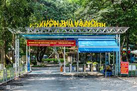 Nội quy đầu tiên của vườn bách thú xuất hiện, dưới 21 tuổi không được tham quan lục áp. VÆ°á»n Thu Ha Ná»™i Trong Mua Dá»‹ch Vnexpress