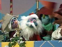 On the street of goldenoak circle and street number is 2901. Santa Claus Disney Wiki Fandom