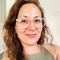 200+ perfiles de «Annie To»