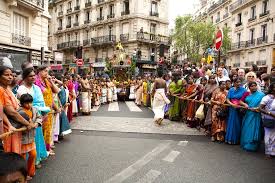 Voir plus d'idées sur le thème robe indou, indou, robe. Tour Du Monde A Paris Le Quartier Indien Les Exploratrices