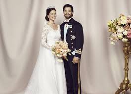 Carl Philip Und Sofia Hellqvist So Suss Bedanken Sie Sich Bei Ihren Fans Konigliche Hochzeitskleider Brautkleid Prinzessin Royale Hochzeiten