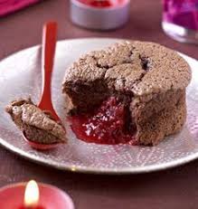 Moelleux Au Chocolat Coeur Fondant Aux Framboises Recette Moelleux Au Chocolat Recette Moelleux Recette Moelleux Chocolat