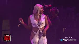 Megan Thee Stallion Realer Live At Birthday Bash Atl 2019 Youtube She is currently in college working on her health administration degree.