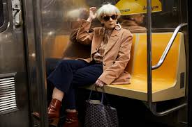 李秀 （ 朝鲜语 ： 이수 (가수) ） （2014年結婚）: How I Shop Lyn Slater Fashion S Accidental Icon Fashionista