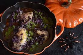 Poulet Violet A La Sauce Verte Recette Halloween Salee Recette Recettes De Cuisine Recette Sale Pour Halloween Alimentation