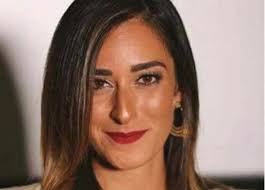 ساعات قليلة وتحتفل الفنانة أمينة خليل بزفافها على خطيبها عمر طه في الجونة؛ بعد أن تحولت قصة ارتباطهما إلى تريند قبل شهور، استحقت به أمينة أن تتصدر محركات البحث في جوجل من قبل المتابعين، بعد نشر صورة لها مع خطيبها الجديد، حيث ظهرت فيها الفنانة والسعادة تملأ وجهها. Ø£Ù…ÙŠÙ†Ø© Ø®Ù„ÙŠÙ„ ØªÙ†Ø´Ø± ØµÙˆØ±Ø© Ù„Ù‡Ø§ Ø¨Ø§Ù„Ù…Ø§ÙŠÙˆÙ‡ ÙÙ† ÙˆØ«Ù‚Ø§ÙØ© Ø§Ù„ØµØ¨Ø§Ø­ Ø§Ù„Ø¹Ø±Ø¨ÙŠ