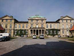 See 200 traveler reviews, 79 candid photos, and great deals for das kleine stapelhauschen, ranked #86 of 283 hotels in cologne and rated 4 of 5 at tripadvisor. Stadt Munster Filmservice Locations Haus Stapel