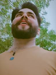 Meri Nokri: Enjoying Life with Spouse