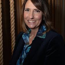 Lori Kirchoff's Instagram, Twitter & Facebook