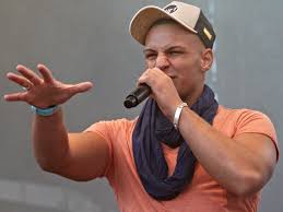 Giovanni zarrella/pietro lombardi titel : Pietro Lombardi Was Positive For The Crown Stars