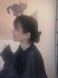 マスク着用の今だから poteteのオーガンジー シュシュでヘアアレンジ スタッフの 今日のコーデ コーデ ミモレ 今日のコーデ