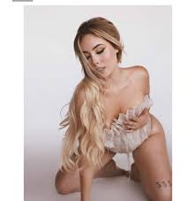 Maya Nazor muestra todo en sus fotos filtradas