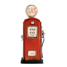 Hucha Surtidor De Gasolina De Maisons Du Monde Regalos Para Viajeros Hucha Gasolinera Bar De Pallet