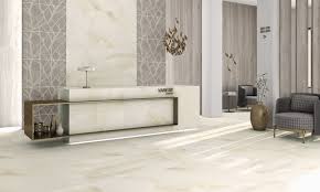 Il vento tra i capelli, il lungomare al tramonto, la libertà di fare quel che vuoi. Varese Tau Ceramica