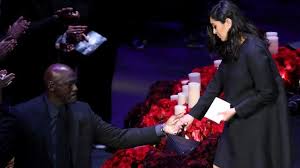 Magic johnson admits 'cheating' to beat kobe bryant. Kobe Bryant S Widow Sues Helicopter Firm Over Deaths Bbc News