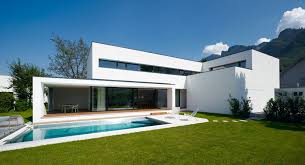 Modernes Einfamilienhaus Mit Pool Homify Modernes Strandhaus Architektur Haus Design Hauser Mit Pool