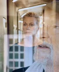 Liebe ist was für schlager, für blumenläden, für zitate auf pralinenschachteln. Thomas Wernicke Schauspieler Karen Bohne