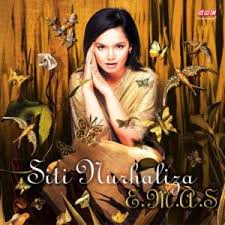 Kali ini kusadari aku telah jatuh cinta dari hatiku terdalam. Dato Sri Siti Nurhaliza Bukan Cinta Biasa Lyrics Genius Lyrics