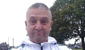 Wetherby Racecourse 'refuses man entry' in cash and bank card row