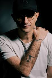 Beach Hunters (Série de TV 2016– )