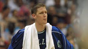 Shawn bradley is a former nba player. Azk Eiiotpvivm