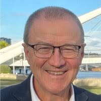 90+ perfiles de «Feenan»