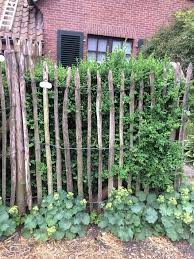 5 M Staketenzaun Aus Kastanienholz 137 Cm Hoch 6 Cm Lattenabstand Naturzaun Vorgarten Zaun Vorgarten Ideen