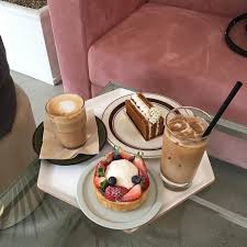 Pinterest Reflxctor Mini Cake With Biscuit And Berries Cappuccino And Tiramisu Cafe Coffee Desserts Love Food Food Cafe Food