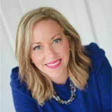 Amanda Bugg's Instagram, Twitter & Facebook