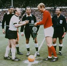 2 die aufstellung deutschland gegen england. Wembley Tor Spaltet Fussball Generationen Seit 50 Jahren Welt